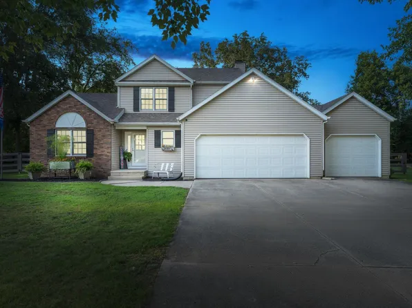 30897 Ridgeview Dr, Elkhart, IN 46517