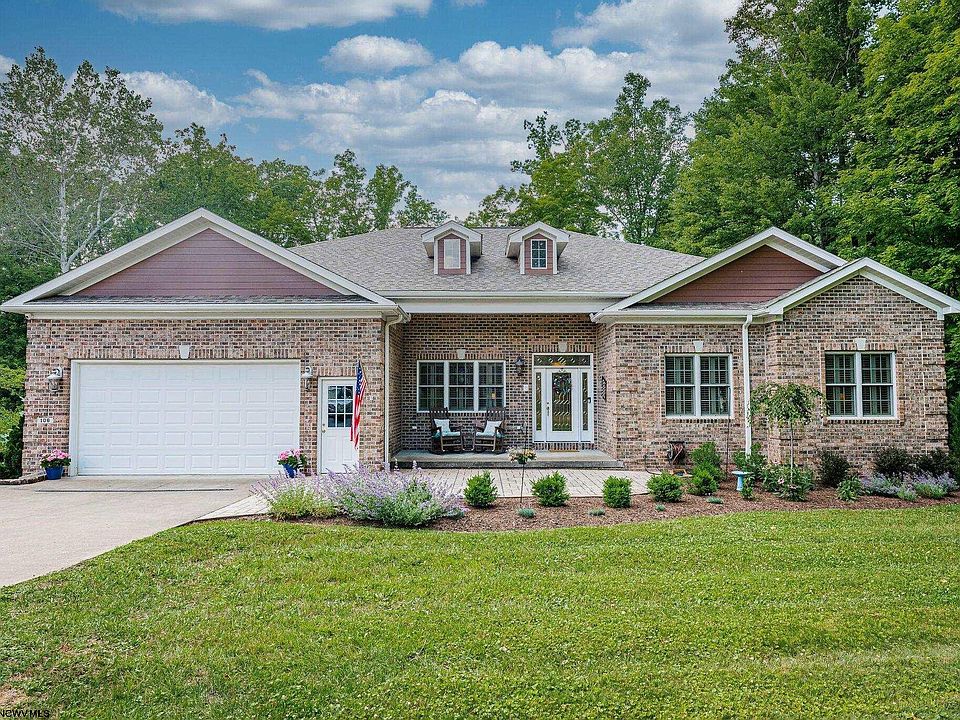 1st image of 108 Black Hawk Dr