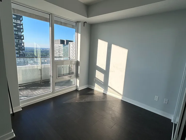 2221 Yonge St #4710 — Photo 12