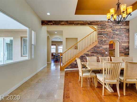 5th image of 640 Chervil Valley Dr