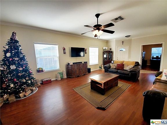 3rd image of 105 Sierra Ct