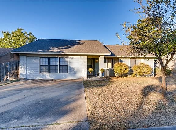 2nd image of 1404 Manford Hill Dr