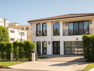 1113 Amherst Ave, Los Angeles, CA, 90049