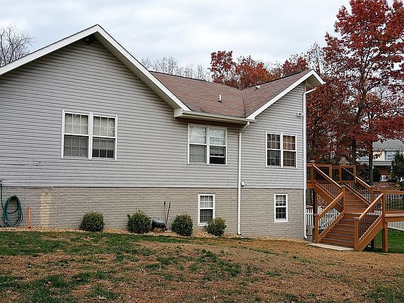 2nd image of 104 Fair Lawn Ct