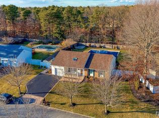 50 Timber Ridge Dr, Coram, NY 11727