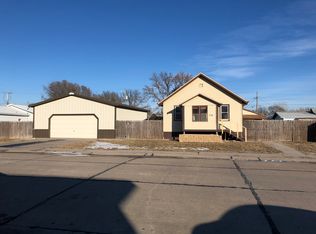 719 S Griffith Ave, North Platte, NE 69101