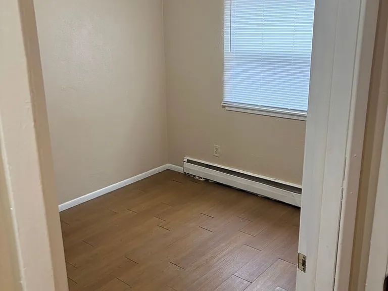 1015 York Ave — Photo 15
