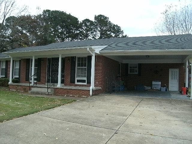 1st image of 210 Sunnyside Dr