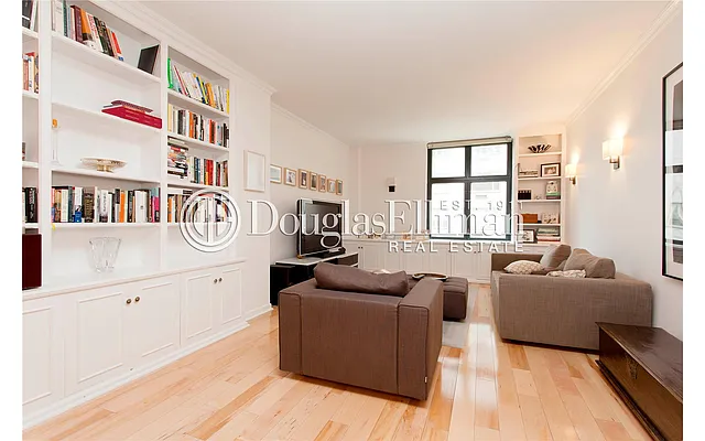 Rented by Douglas Elliman | media 15