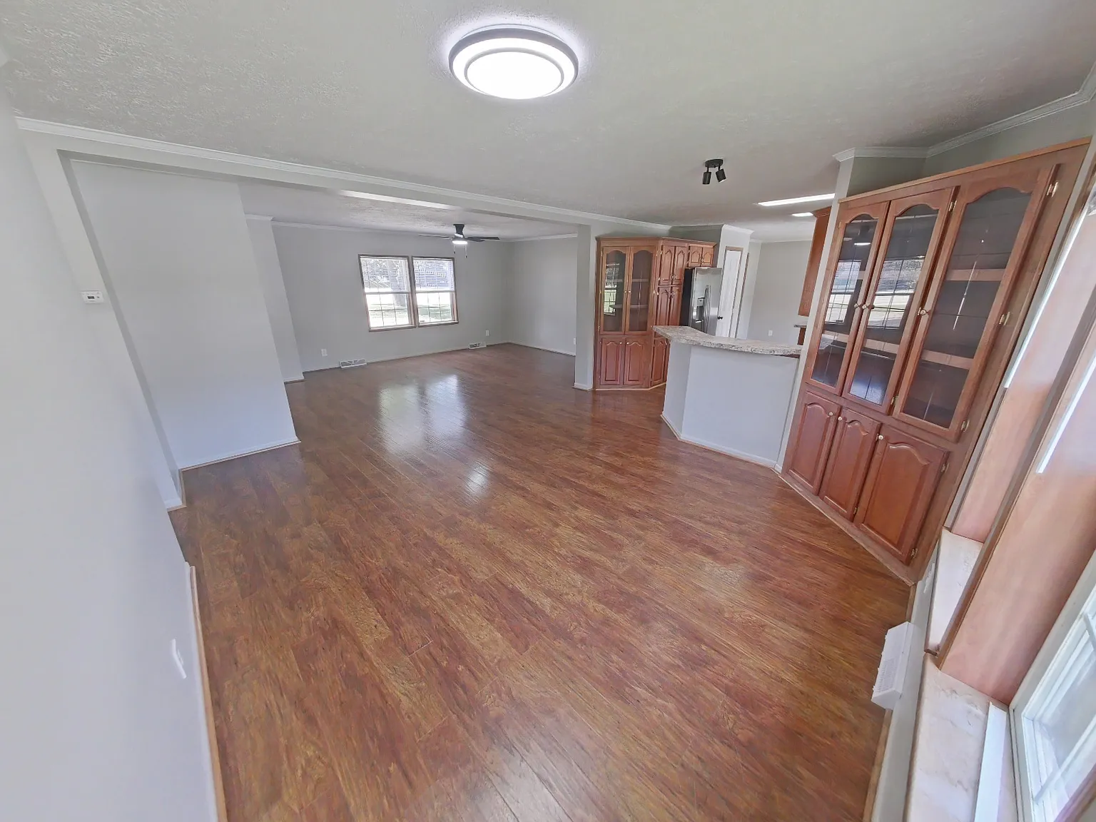 3 bed, 1642 sqft, $2,000 — Photo 4