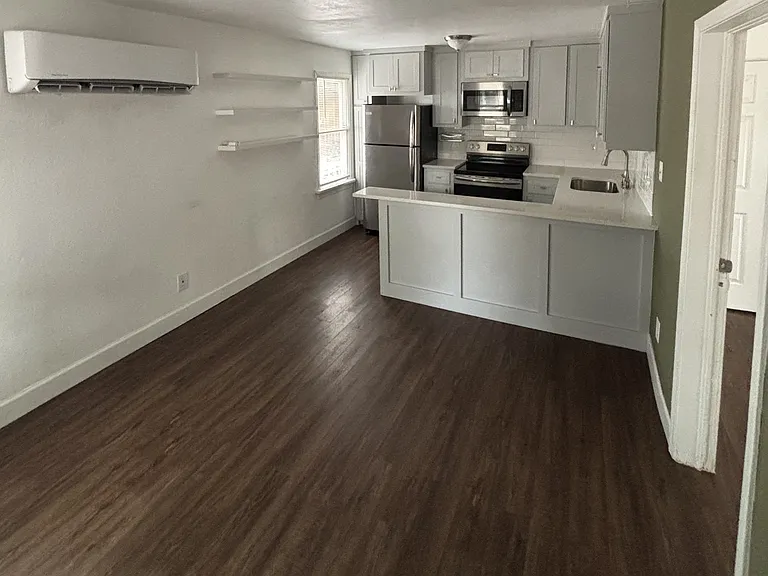 2816 N Walker Ave #1 — Photo 5