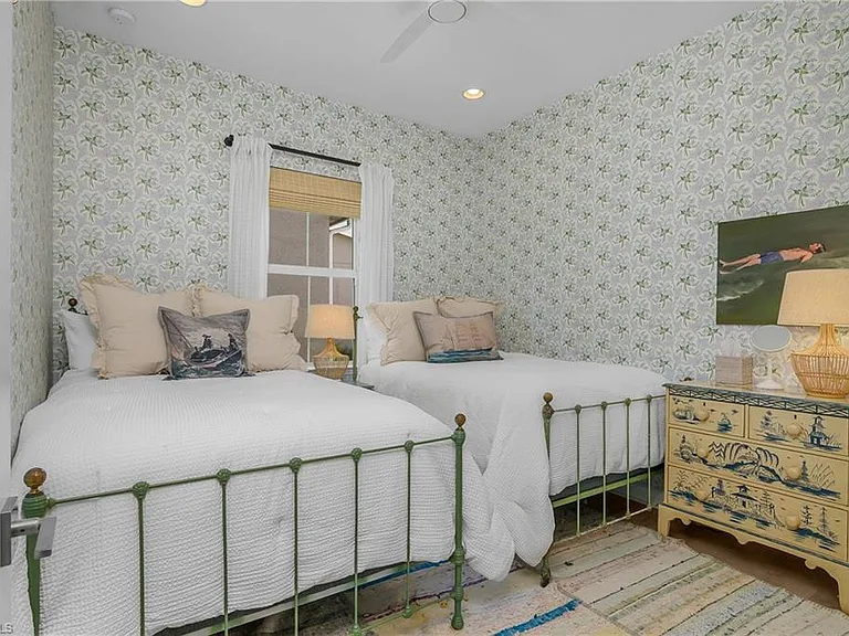 7286 Saona Ct — Photo 18