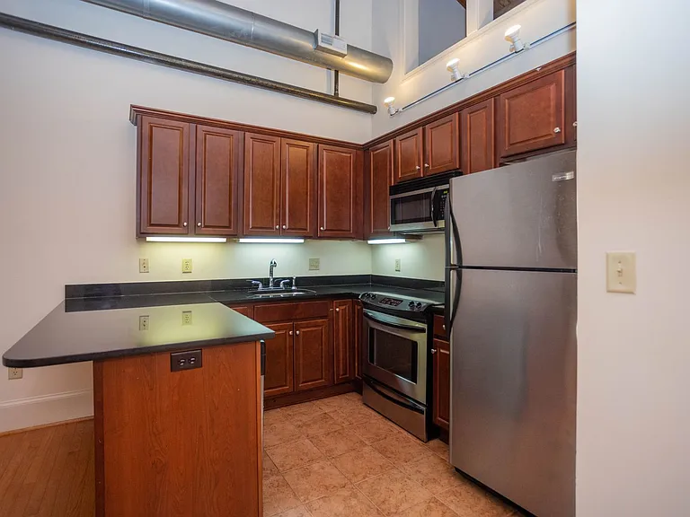 10 S Randolph St #10H — Photo 7