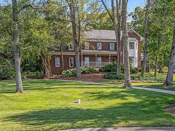 4th image of 9211 Fox Run Dr