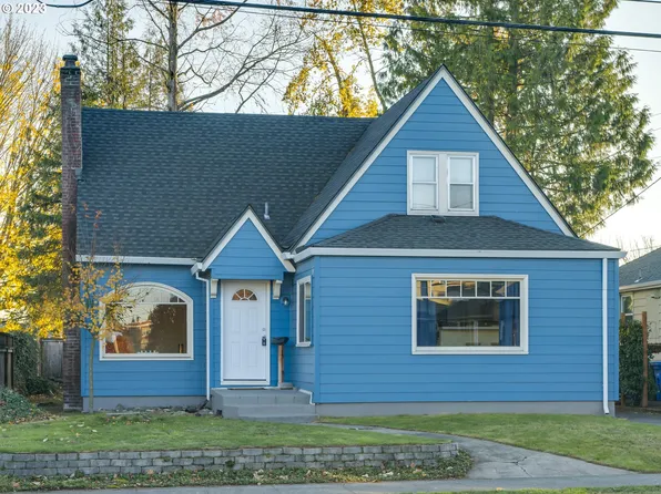 5814 NE Halsey St, Portland, OR 97213