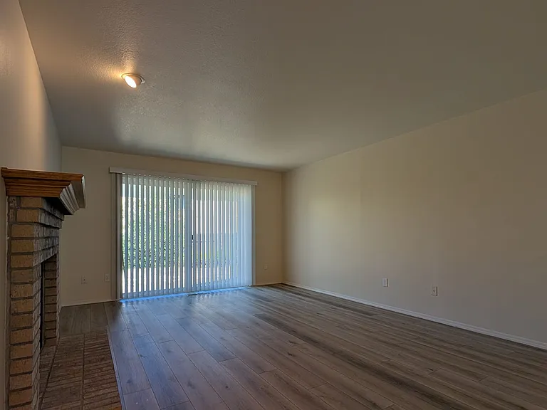 686 Oakdale Ave — Photo 5