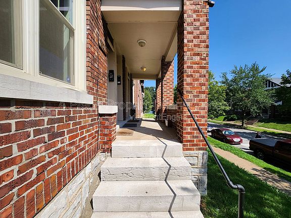 2nd image of 3145 Halliday Ave Floor 1