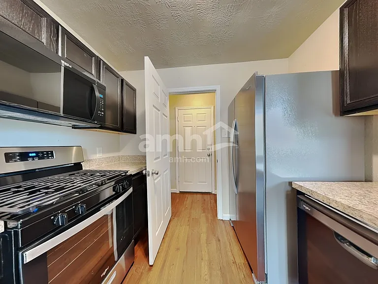 2618 Bammelwood Dr — Photo 3