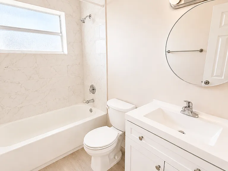 1607 Arthur St #304 — Photo 6