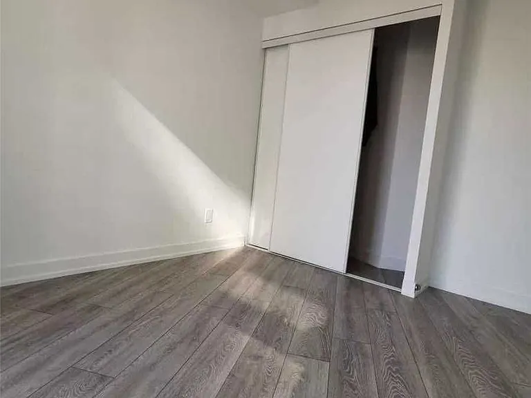 159 Wellesley St E #608 — Photo 6