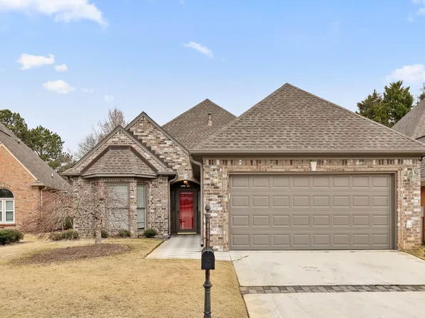 253 Crest Lake Dr, Hoover, AL 35244