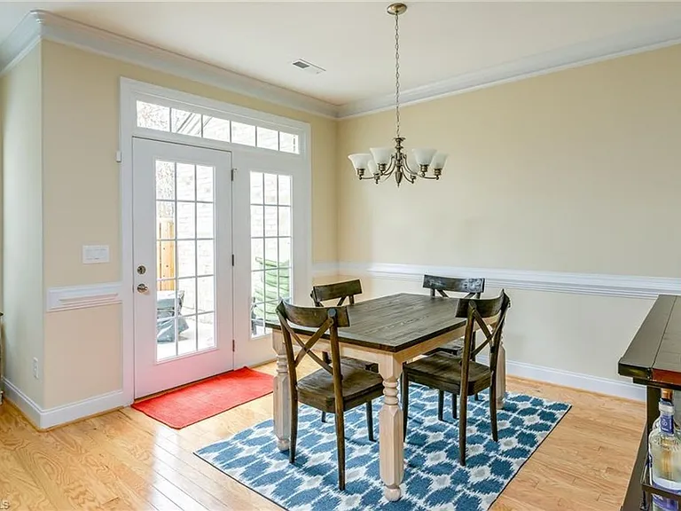 1135 Heritage Path Ln — Photo 5