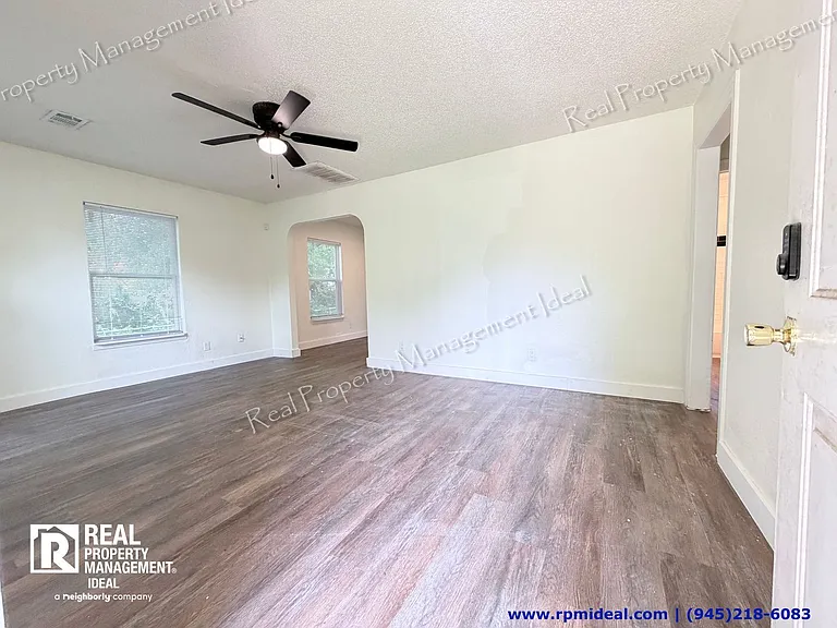 2513 Southland St — Photo 4