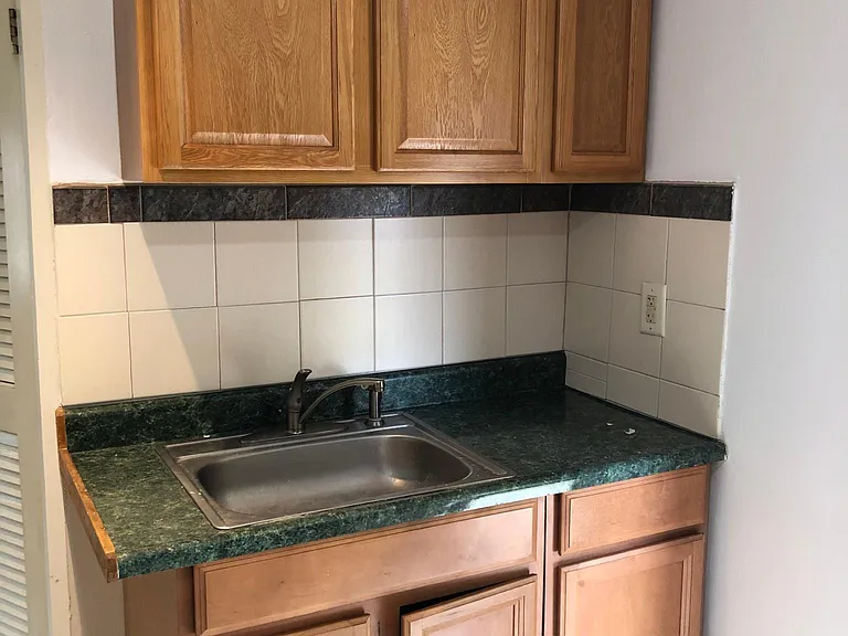 204 Lockhart St #2 — Photo 3