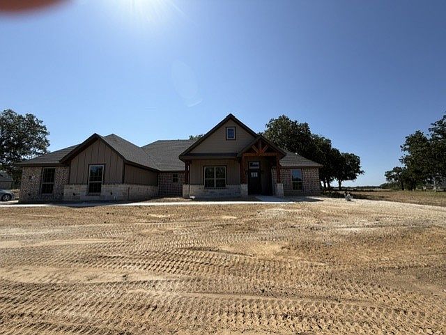 1st image of 2032 Camden Ln