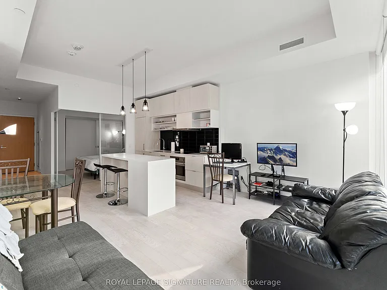 5 Soudan Ave #1629 — Photo 26