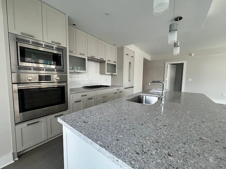 4960 Fairmont Ave #603 — Photo 1