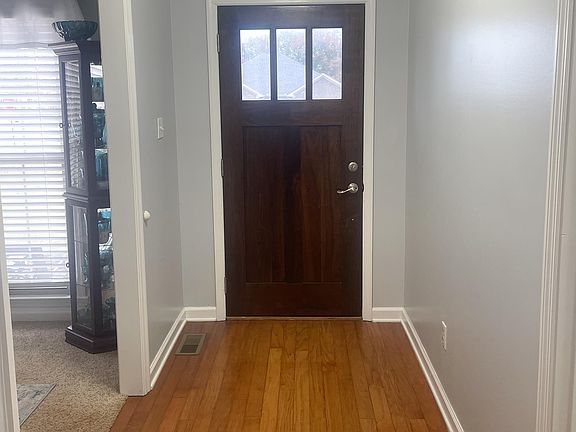 2nd image of 100 Brenna Ln
