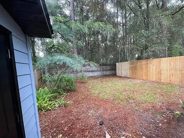 2210 SW 70th Ter — Photo 8