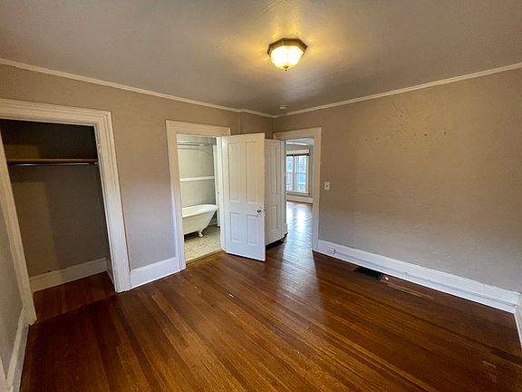4th image of 248 Hollister Ave SE #2
