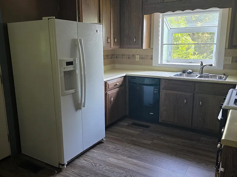 174 W Wadsworth Cir — Photo 2