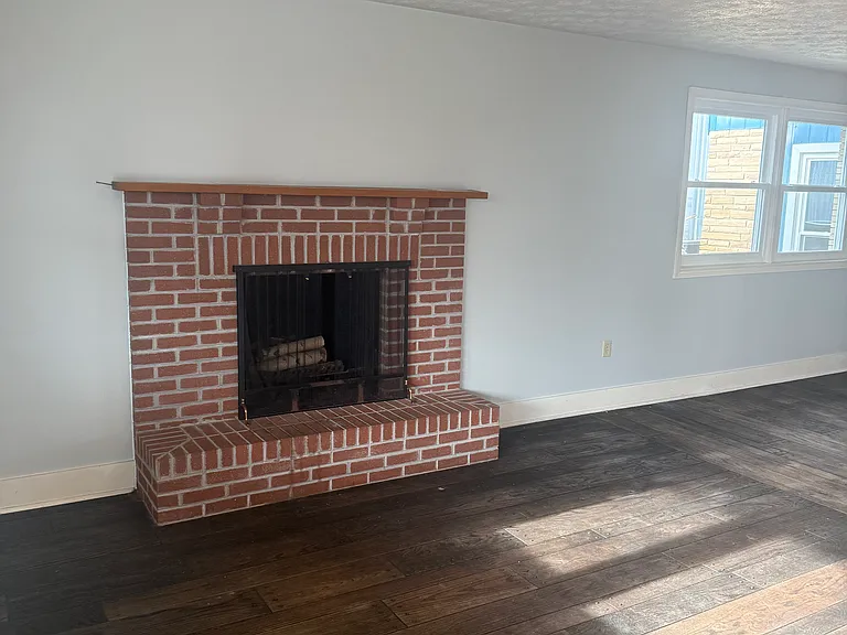 21 Montgomery Ave — Photo 22