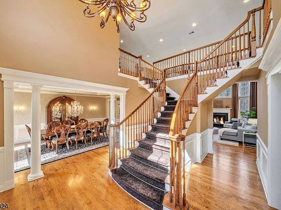 5th image of 28 Arbor Rd