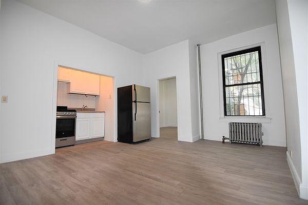 1st image of 164 W 128th St #1D