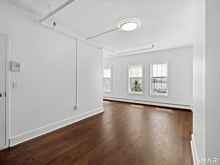 187 Bank St #302 — Photo 16
