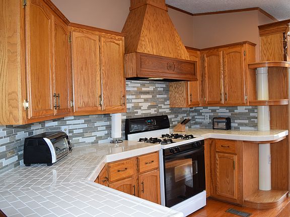 Craftsman kitchen cabinets