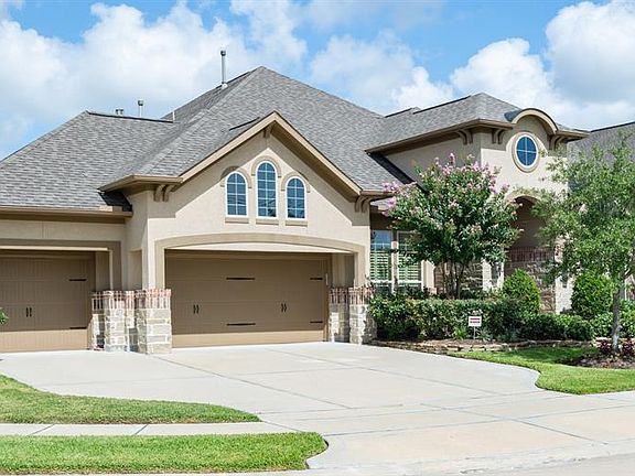 3 car oversized garage.