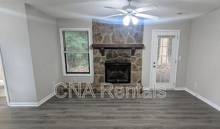 1459 N Diane Ct SE #A — Photo 4