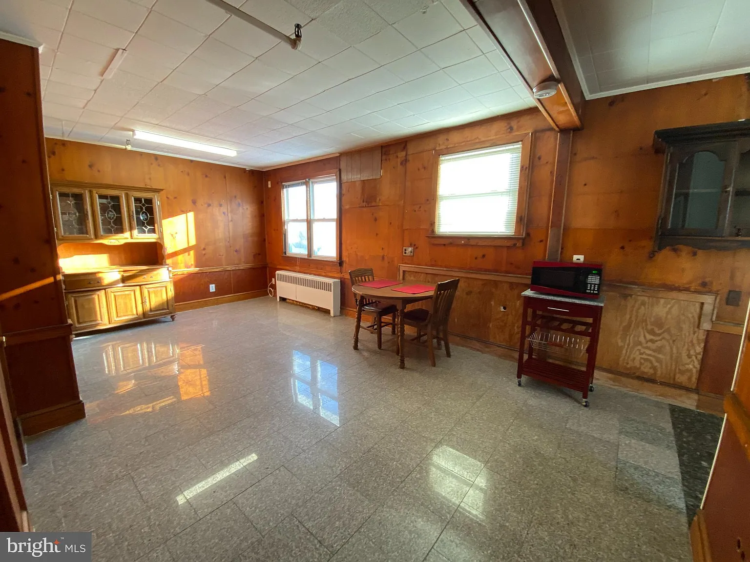 5 bed, $2,100 — Photo 3