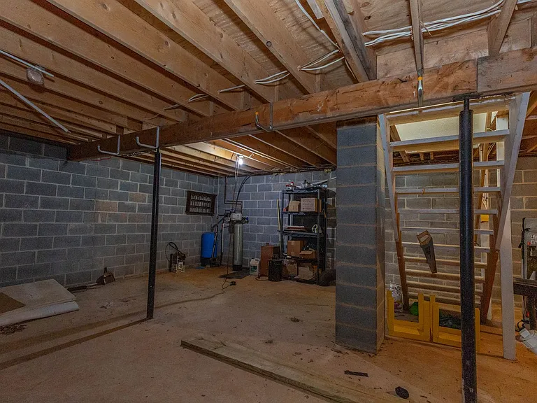 148 S Fieldstone Ln — Photo 34