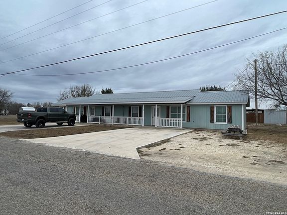 3rd image of 558 Whitetail Drive