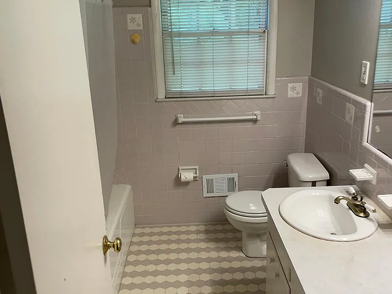 Main Bathroom