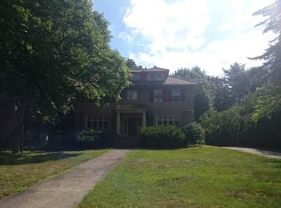 128 Clinton Rd, Brookline, MA 02445