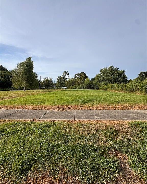 2nd image of 4907 N Galvez St