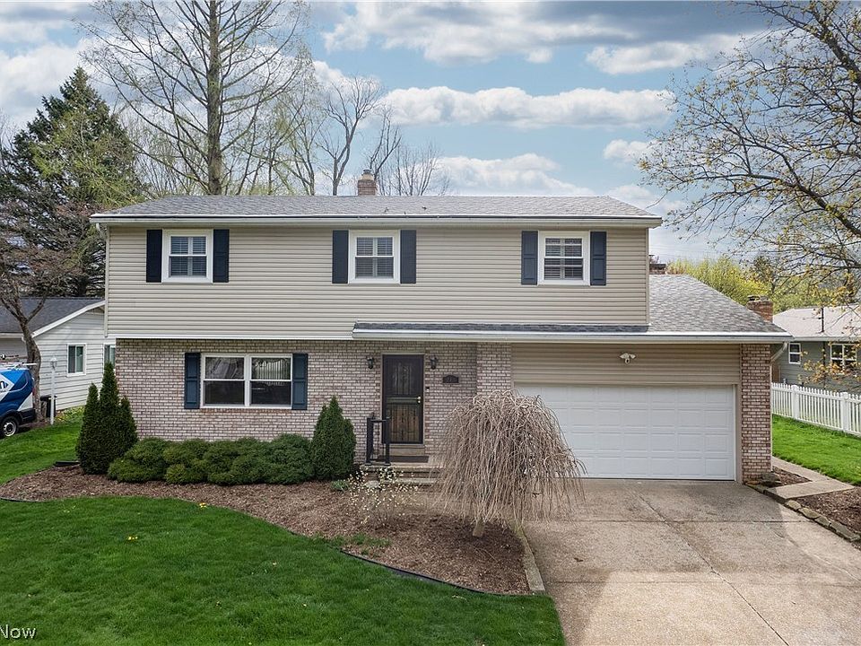 1st image of 215 Grayling Dr
