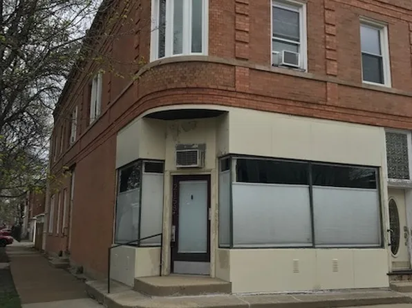 2158 W Barry Ave, Chicago, IL 60618